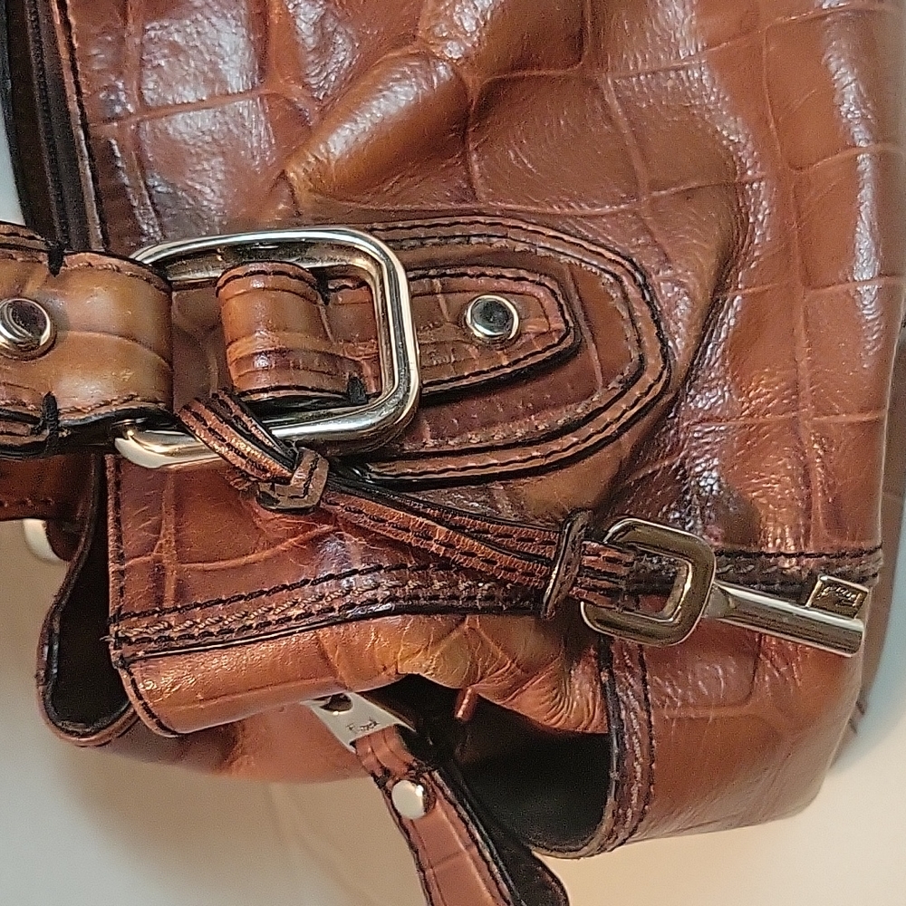 FOSSIL LEATHER HANDBAG. - Picture 2 of 16